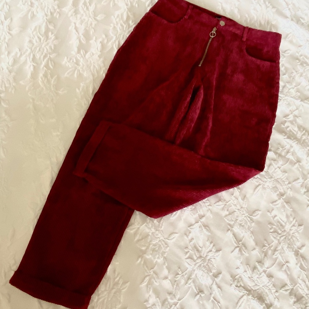 Red crop pants
